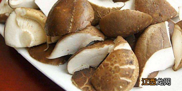 香菇沸水煮多久 水煮香菇煮多久