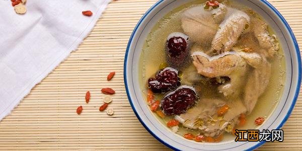 公鸡可以煲汤喝吗 公鸡能煲汤喝吗