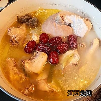 猪肚炖什么好吃又补血 猪肚炖什么好吃