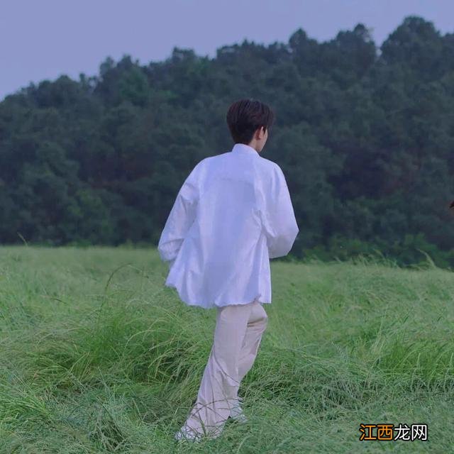 情侣头像动漫一男一女 情侣头像