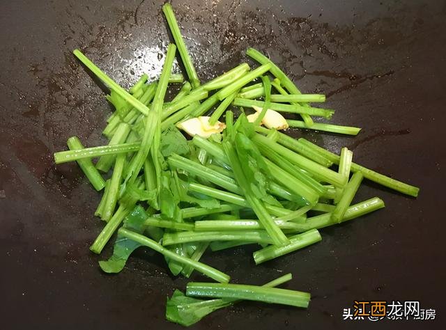 菠菜炒牛肉丝 菠菜炒牛肉