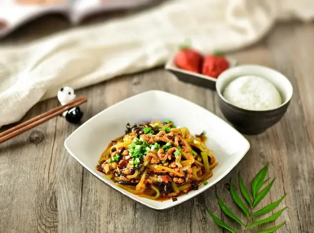 鱼香肉丝是什么肉炒的? 鱼香肉丝是什么肉