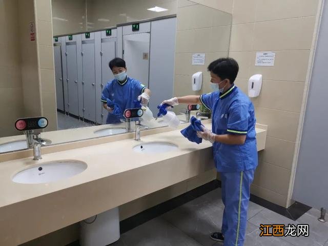 附近哪有卫生间 附近的公共卫生间