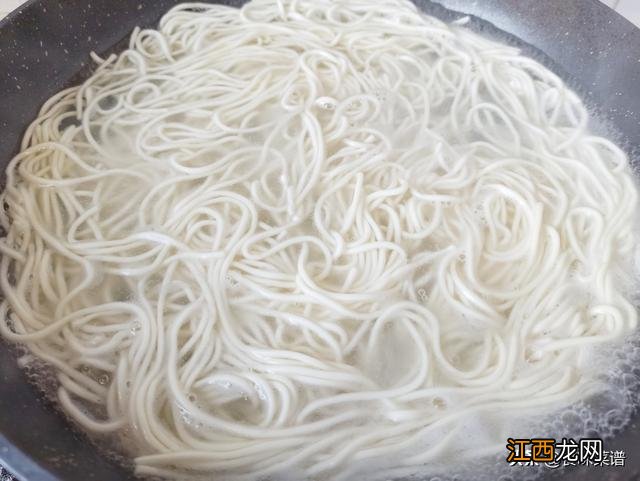 凉拌面的酱汁怎么调简单 凉拌面的酱汁怎么调