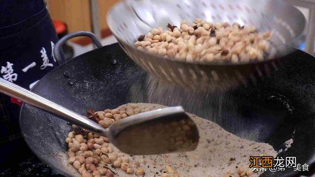 盐焗花生的做法视频 盐焗花生