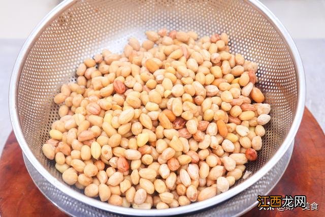 盐焗花生的做法视频 盐焗花生