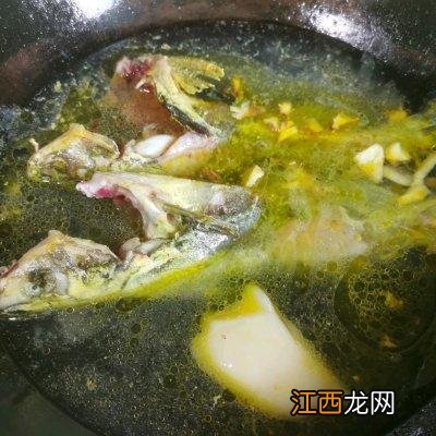 黄鸭叫炖豆腐加冷水还是热水 黄鸭叫炖豆腐