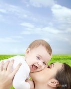 孕晚期宝宝在肚子里打嗝是什么原因 宝宝在肚子里打嗝是什么原因