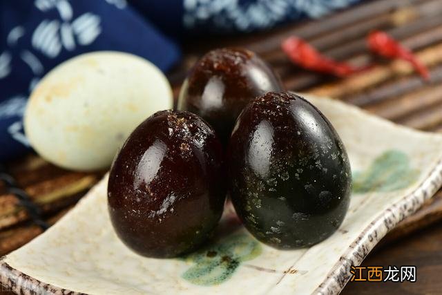 皮蛋和变蛋哪个好吃 皮蛋能直接吃吗