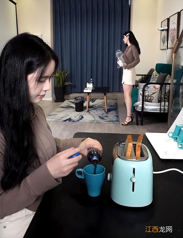 妍菲妍苗的视频是特效 妍菲妍苗