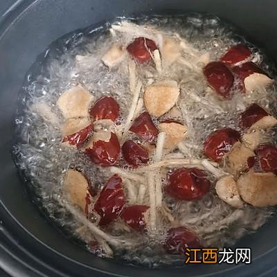 鱼腥草煲瘦肉汤的功效 鱼腥草汤