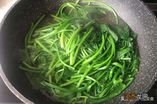 胡萝卜要焯水吗