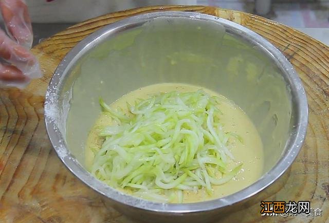 鸡蛋软饼的做法 鸡蛋软饼