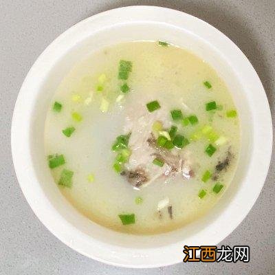 剖腹产坐月子鲫鱼汤的做法 月子鲫鱼汤的做法