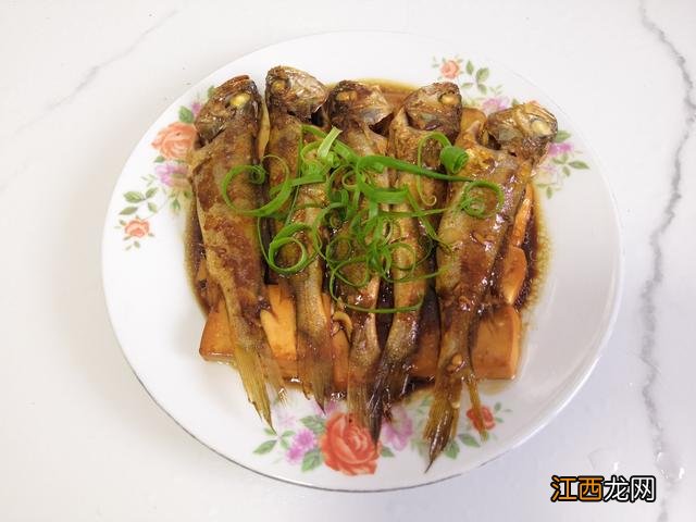 小黄鱼炖豆腐的做法 小黄鱼炖豆腐