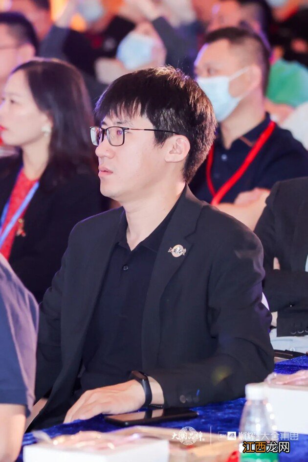 重磅来袭！顺辉瓷砖加入“CCTV大国品牌国家队”！