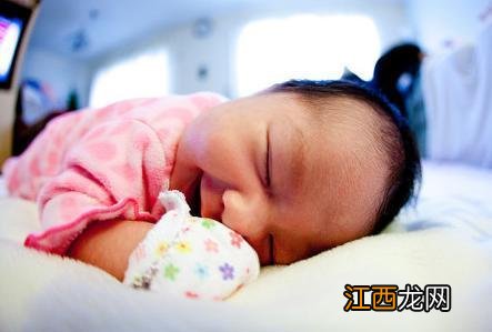 新生儿笑是为什么 新生儿笑