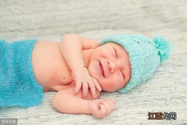 新生儿笑是为什么 新生儿笑