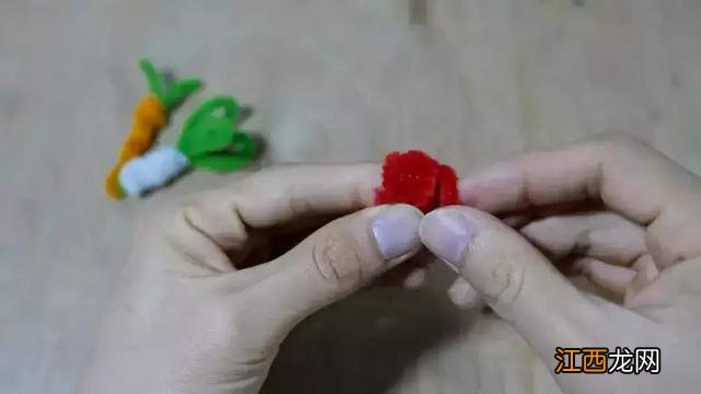 扭扭棒做手工恐龙 扭扭棒做手工