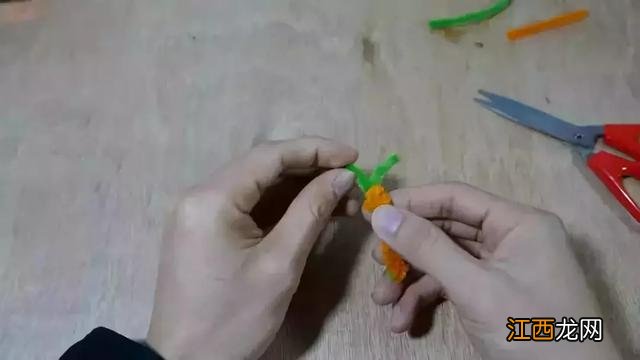 扭扭棒做手工恐龙 扭扭棒做手工