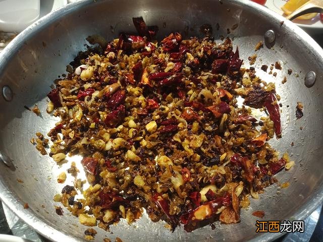 牛蛙和田鸡是一样的吗