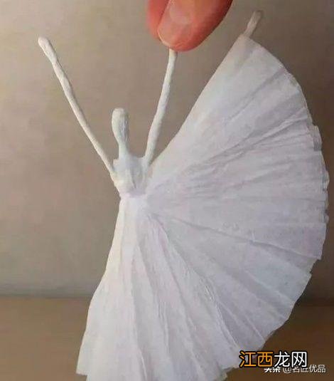 长方形餐巾纸折玫瑰花 餐巾纸折玫瑰花