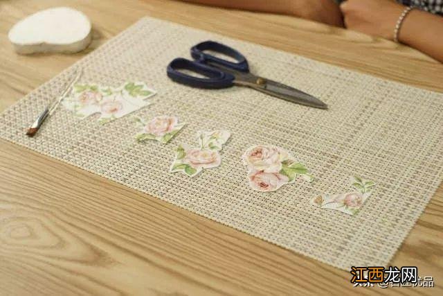 长方形餐巾纸折玫瑰花 餐巾纸折玫瑰花