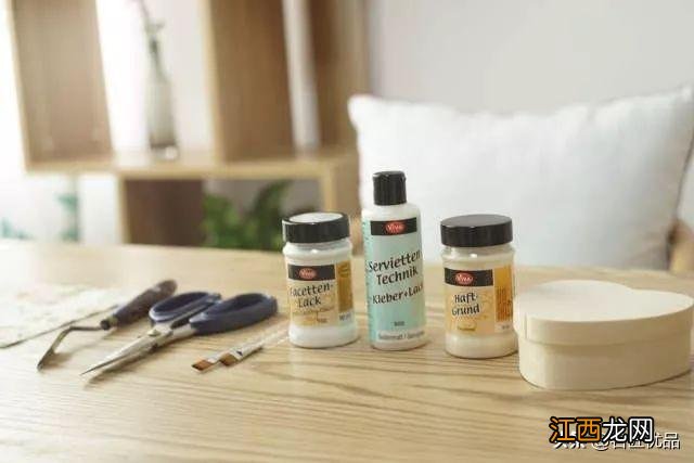 长方形餐巾纸折玫瑰花 餐巾纸折玫瑰花