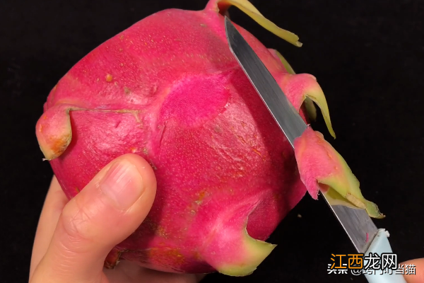 如何切火龙果不弄脏手 如何切火龙果