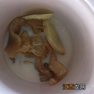 鱼胶炖牛奶 早上喝好还是晚上 鱼胶炖牛奶