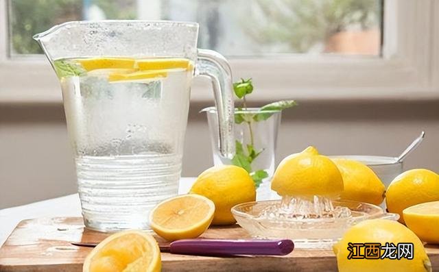 柠檬水减肥呢 柠檬水减肥方法