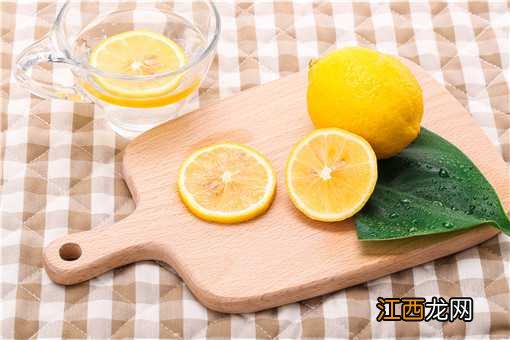 柠檬水的功效与作用有哪些 柠檬水的功效与作用有哪些好处