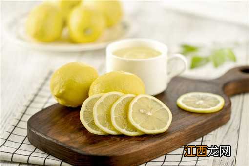 柠檬水的功效与作用有哪些 柠檬水的功效与作用有哪些好处
