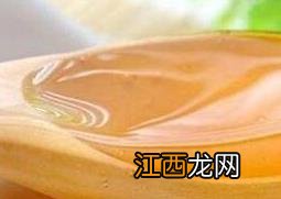 睡前吃蜂蜜有什么好处呢 睡前吃蜂蜜有什么好处