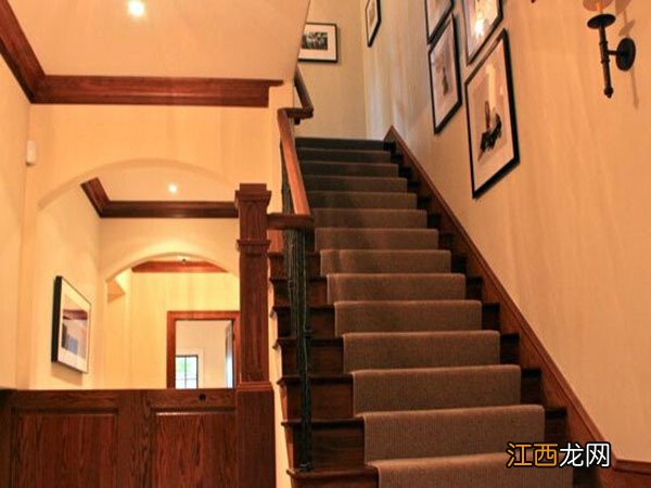 楼梯立柱都有哪些材质的 楼梯立柱都有哪些材质