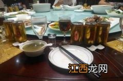 100毫升水的杯子图片 二两白酒是多少毫升