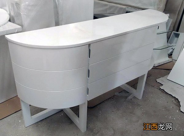 阳台储物柜实用吗 阳台储物柜有必要做吗