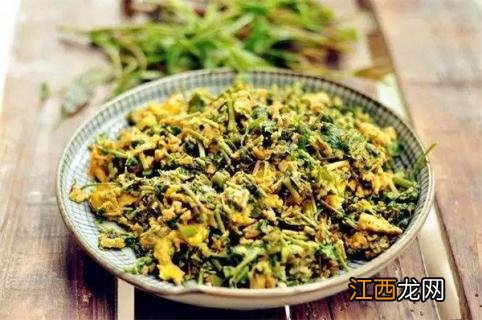 香椿炒鸡蛋要不要焯水 香椿炒鸡蛋要不要焯水吃了有什么功效