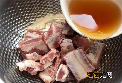 糖醋排骨的调汁怎么调 糖醋排骨的料汁怎么调