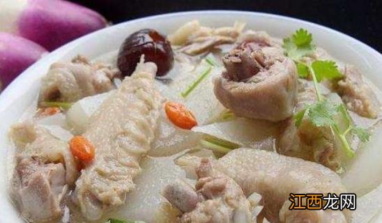 鸡汤炖出来是白色的正常吗 炖鸡汤怎么炖出白色的汤