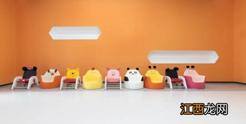 震旦家具荣获“第八届中国医院建设十佳医院家具供应商”称号