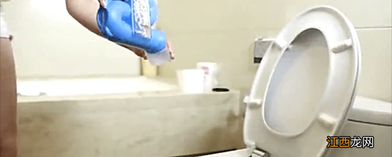 马桶堵了如何自己快速疏通 马桶堵了如何自己快速疏通没有工具