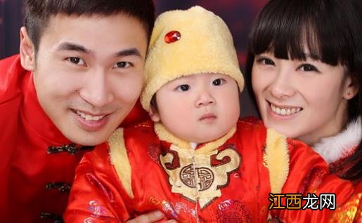 从基因的角度来说 孩子像爸爸和妈妈的概率是一样的