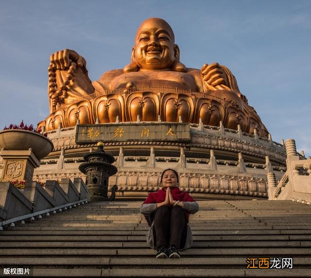 一段幽默的吉语 适合在群里聊天的幽默句子