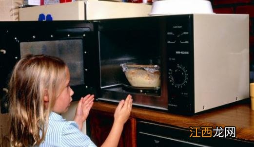 什么食物不能放进微波炉里?