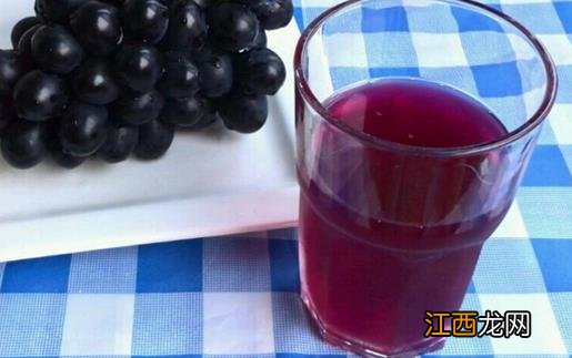 葡萄与其它水果做成综合果汁 风味更独特营养更高