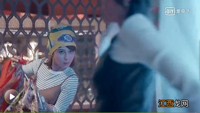 欢乐颂樊胜美和邱莹莹哭了 虚荣樊胜美无脑邱莹莹