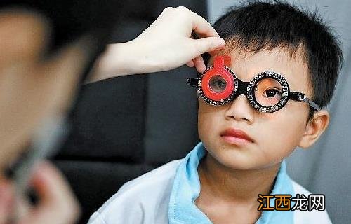 学生考试前夕慎防“假性近视”