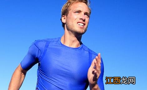 男人秋天跑步穿什么