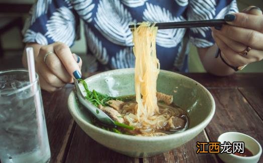 筷子这么多禁忌我们不能忽视 使用筷子的注意事项